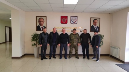 По поручению Председателя Народного Собрания Ингушетии Магомета Тумгоева оказана адресная помощь соседнему региону — в Дагестан направлена питьевая вода