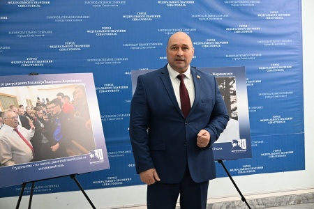  В. Немцев. Владимир Жириновский  был одним из тех немногих политиков, кто еще в 90-е годы  твердо  заявлял, что Крым и Севастополь – это Россия