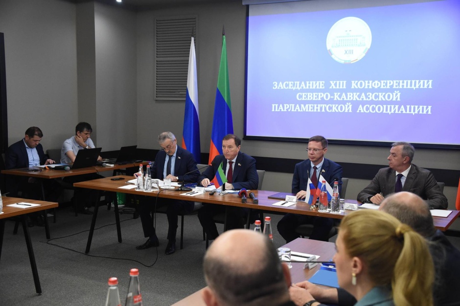 Спикер парламента Дагестана Заур Аскендеров — о Годе единства, паводках и стратегии СКПА на пять лет вперёд