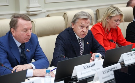 ИИ как вызов: в Совете Федерации обсудили угрозы «цифровой псевдореальности»