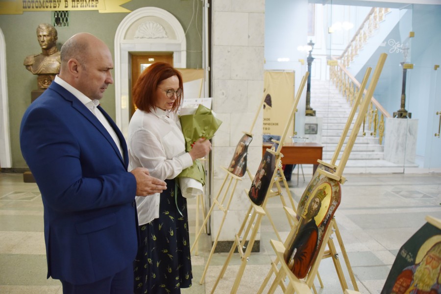 Спикер севастопольского парламента оценил духовную силу выставки «Броня веры»