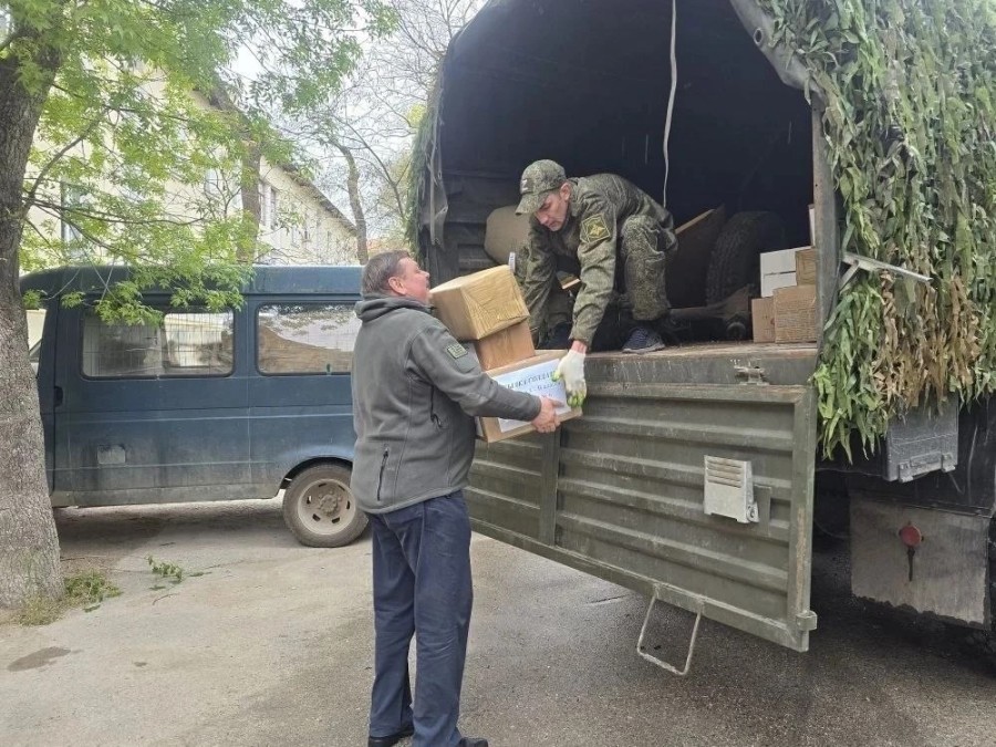 Севастопольские парламентарии вместе с общественниками собрали помощь для военнослужащих 25-й армии, 73-й артиллерийской бригады и 149-го полка