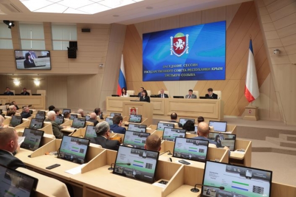 Владимир Константинов открыл весеннюю сессию Государственного Совета Республики Крым