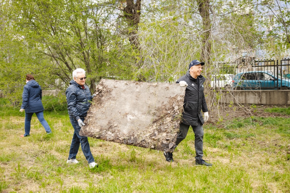 Астраханские  парламентарии  приняли участие в благоустройстве двух подразделений Областной детской клинической больницы имени Н.Н. Силищевой