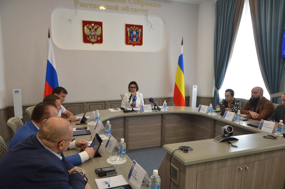 Бесплатные музеи для 28 тысяч педагогов: Донской парламент рассмотрит законопроект 10 сентября
