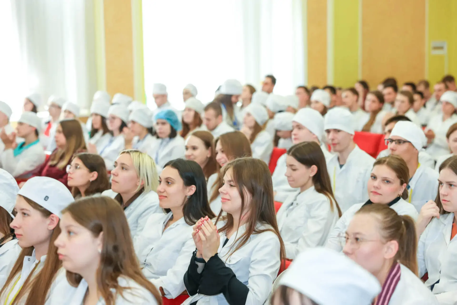 «Любите то, что делаете»: спикер Народного Совета ЛНР поделился с молодежью рецептом успеха