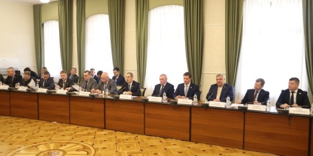 Кубанские законодатели проанализировали текущую ситуацию в экономике и соцсфере Красноармейского района