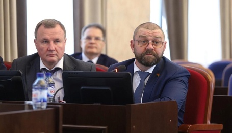 Три депутата ЗСК сложили полномочия в связи с избранием в Госдуму