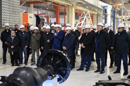  Парламентарии Юга России посетили компанию Ростсельмаш