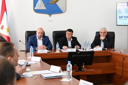 Севастопольским парламентариям представили информацию о работе Управления по делам молодежи 