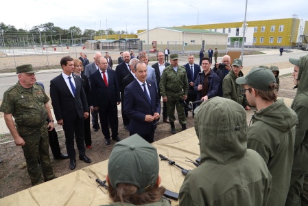 На Кубани усилят контроль за реализацией программы начальной военной подготовки старшеклассников