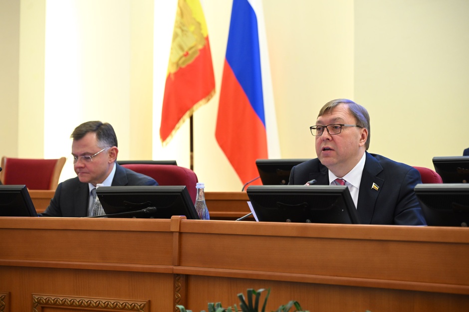 В донском парламенте заслушали отчет о деятельности Правительства РО за 2025 год