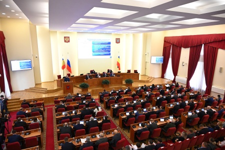 В донском парламенте заслушали отчет о деятельности Правительства РО за 2025 год